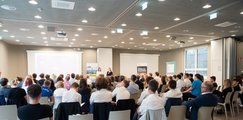 großes Publikum der Abschlussveranstaltung 2025 in der Jugendherberge München City 2025